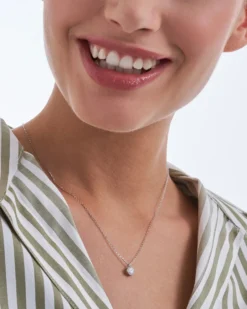 Collier - Classically Elegant